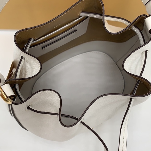 MICHAEL KORS  Reed Medium Pebbled Leather Bucket Bag Optic White NWT - Picture 13 of 16